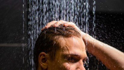 Apakah Harus Mandi Wajib Dulu sebelum Shalat Sunnah Mutlak pada Hari Rebo Wekasan?