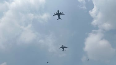 81 Pesawat dan Helikopter Unjuk Kekuatan di Gladi HUT RI, Prasetyo: Manuver Heli Bikin Deg-degan