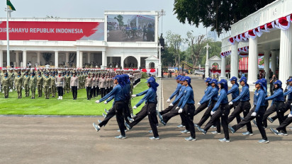 Rumput Istana Jadi Tantangan Calon Paskibraka, Mensesneg Prasetyo Izinkan Tambahan Jam Latihan