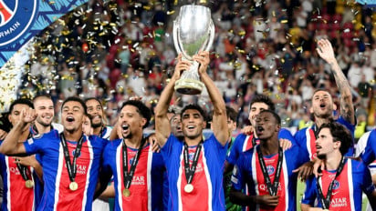 Desire Doue dan Khvicha Kvaratskhelia Bawa PSG Juara Piala Super Eropa 2026 usai Kalahkan Aston Villa 2-1