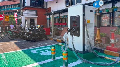 DPRD Jatim Sediakan Charging EV, Dukung Kendaraan Listrik dan Tambah PAD