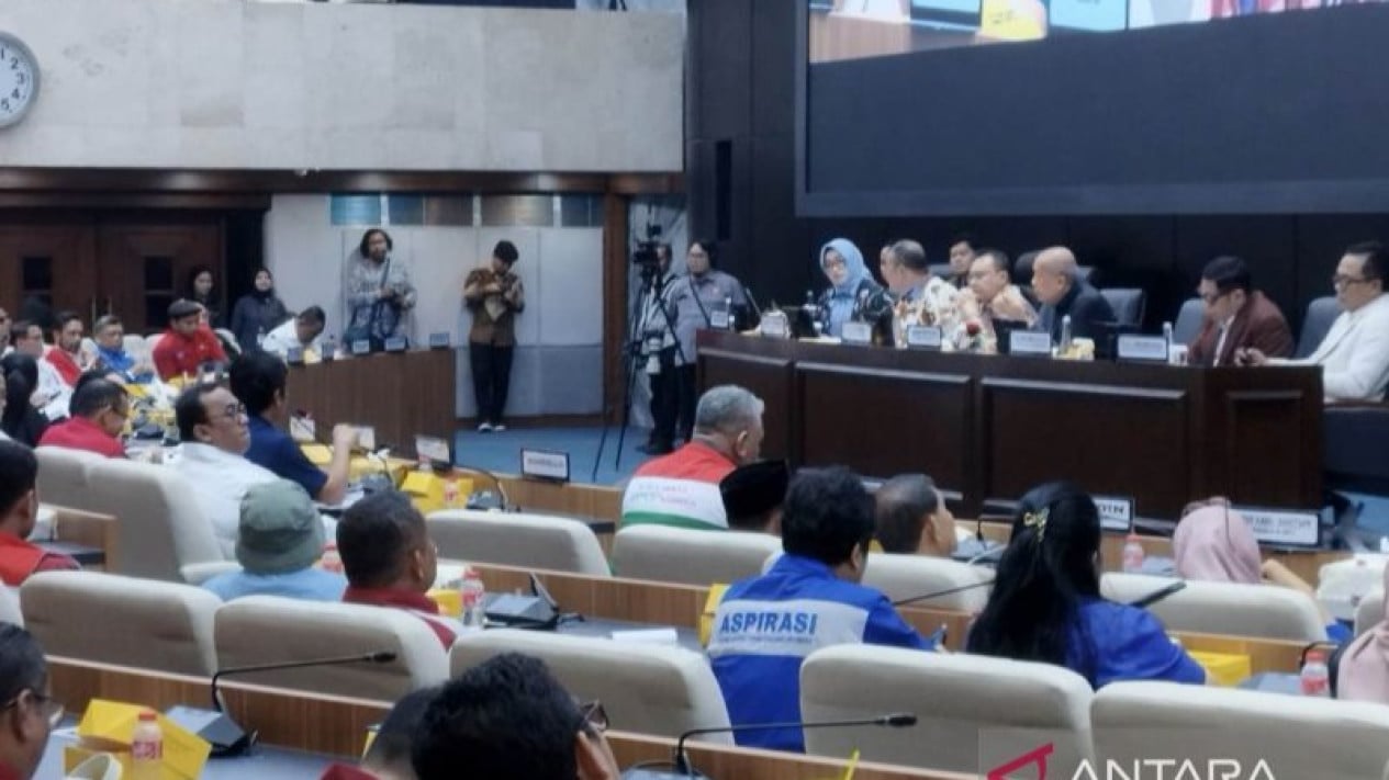 Buruh Bakal Umumkan Parpol yang Serius dan Tidak Serius Bahas RUU Ketenagakerjaan
            - galeri foto