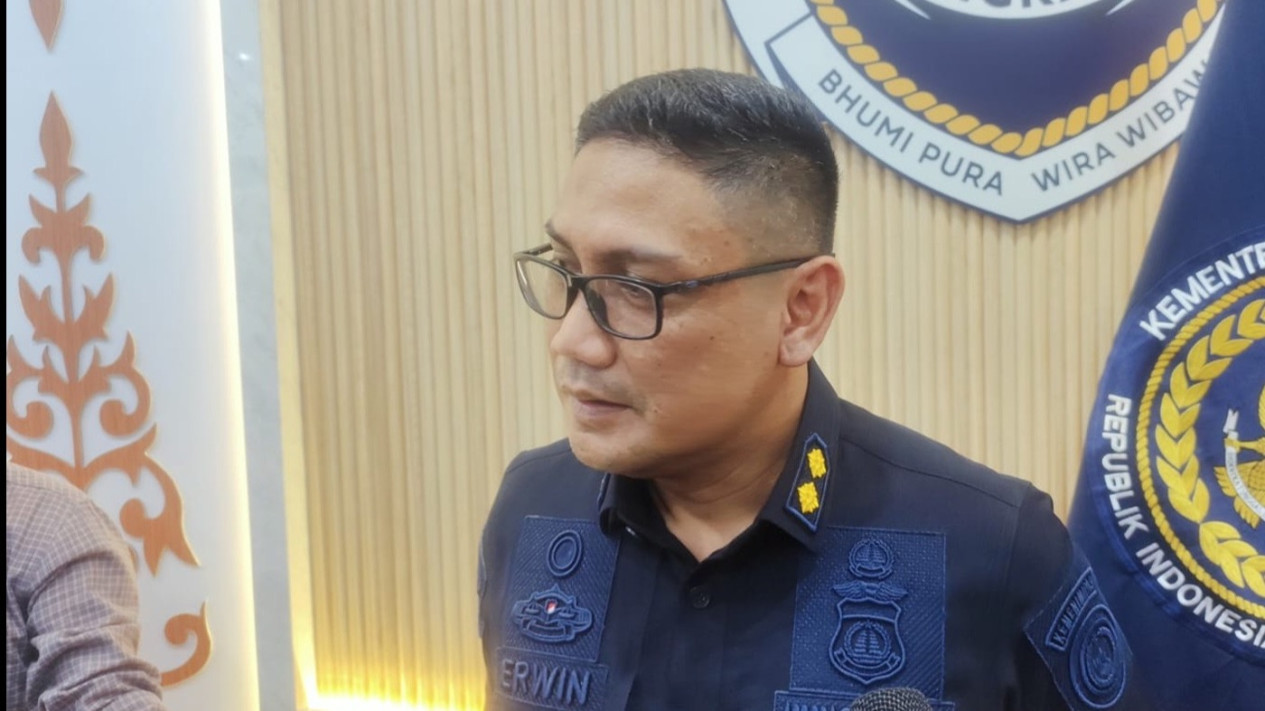 Cegah TPPO, Imigrasi Tanjungpinang Gagalkan 7 Keberangkatan dan Tolak 40 Paspor
            - galeri foto