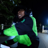Ngakak! Viral Niatnya Ojol ini Mau Jemput Penumpang Malah Kejatuhan Ular, Endingnya Bikin Ngeselin