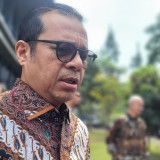 Perpres Ojol Fokus Roda Dua untuk Angkut Penumpang, Wamenkomdigi: Pengantaran Makanan dan Barang Beda Bisnis