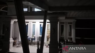 Tengah Malam KPK Geledah Rumah Anggota DPRD Kota Bengkulu Vinna Ledy Anggraheni