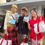Sebut War Tiket Sulit, Warga Rela Datang Dini Hari Demi Rasakan Euforia HUT ke-81 RI di Istana