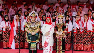 Gubernur Khofifah Pimpin Upacara HUT Ke-81 Kemerdekaan RI: Gelorakan Semangat Wujudkan Kedaulatan, Keadilan dan Kemakmuran Bangsa