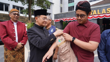 Diguncang Gempa, RSUP Dr Sardjito Kirim 7 Nakes Perkuat Misi Pelayanan Kesehatan di NTT