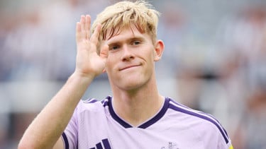 Para Legenda Manchester United Soroti Kebijakan Transfer Setan Merah yang Siap Obral Pemain Muda demi Bek Newcastle