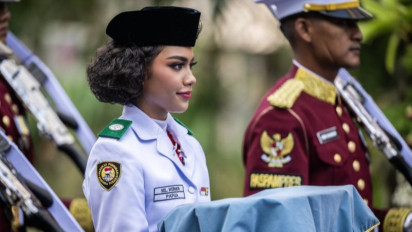 SOSOK Neeltje Deliana Insjowi, Siswi SMAN 8 Kota Jayapura Sukses Jadi Pembawa Baki Penurunan Bendera Merah Putih