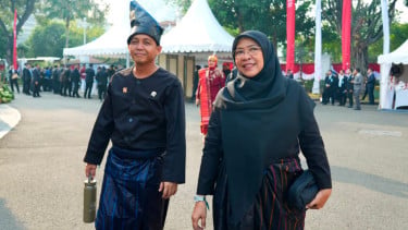 Tampil Serba Hitam di Istana, Menhut Raja Antoni Ungkap Peran Suku Kajang Jaga Hutan Tropis