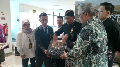 Bantuan 1 Ton untuk Korban Gempa NTT Diberangkatkan dari Bandara Juanda