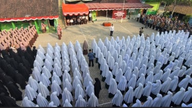 Puluhan Eks Anggota Jamaah Islamiyah dan Mantan Napiter se Ngawi Ikuti Upacara HUT RI ke 81 di Ponpes