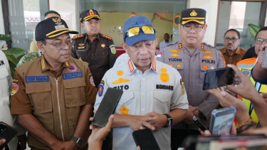 Tiba di Ende, Mendagri Tito Karnavian Cek Dampak Gempa dan Kebutuhan Pemulihan