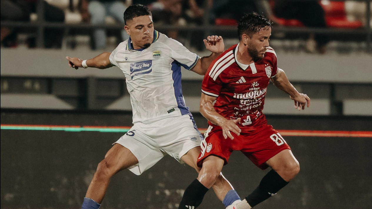 Persib Bandung Juarai Dewata Challenge Series 2026 dengan Taklukkan Bali United, Bayar Kegagalan Final Piala Presiden
            - galeri foto