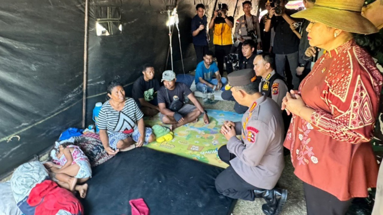 Langkah Kapolri Tangani Bencana Gempa Bumi di NTT Tuai Respons Positif
            - galeri foto