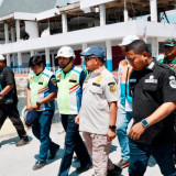 Mendagri Tito Karnavian Tinjau Lokasi Terdampak Gempa di Pelabuhan Laurentius Say Maumere