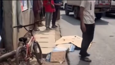 Pilu! Bocah yang Sedang Naik Sepeda Tewas Terlibat Kecelakaan dengan Truk Boks di Bantar Gebang