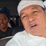 Dedi Mulyadi Kagum Lihat Siswa Jualan Camilan, Langsung Beri Tabungan dan Modal Rp7 Juta