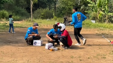 Aksi Kocak dari Gerak Jalan Acara 17 Agustus, Kurir Mintol Panitia Panggil Nama usai Penerima Paket COD Tak di Rumah Viral