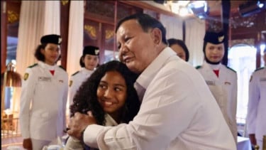 Ketika Presiden Prabowo Jamu Petugas Upacara HUT Ke-81 RI di Hambalang