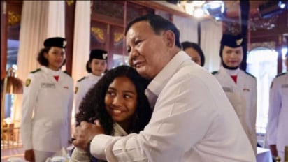 Ketika Presiden Prabowo Jamu Petugas Upacara HUT Ke-81 RI di Hambalang