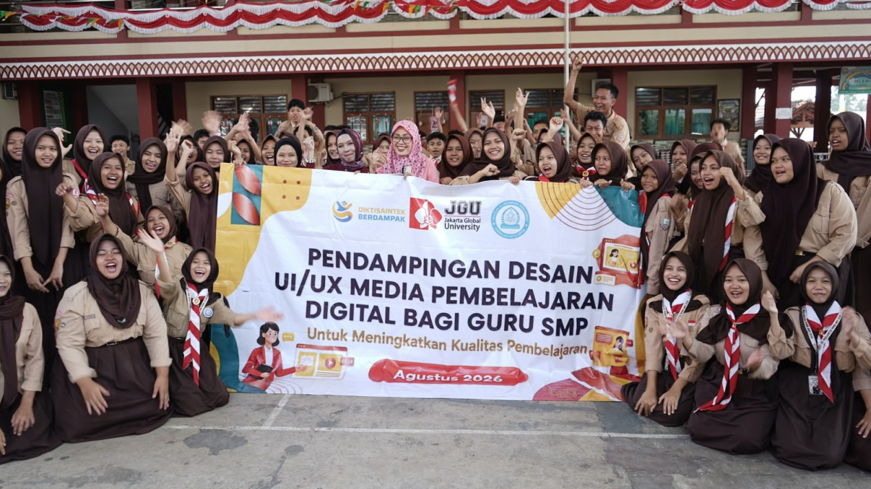 Dosen Universitas Global Jakarta Dampingi Guru SMP Bina Sejahtera Depok Rancang Media Belajar Digital Berbasis UI/UX
            - galeri foto