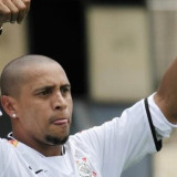 Klarifikasi Roberto Carlos Soal Isu Masuk Islam: Itu Tidak Benar