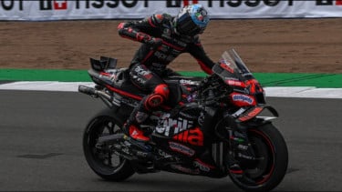 Berhasil Bantu Marco Bezzecchi Bangkit dari Hasil Buruk, Ternyata Ini yang Dilakukan Aprilia Sebelum MotoGP Inggris 2026