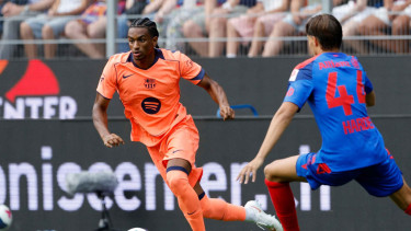 Bursa Transfer: Manchester United Bidik Bek Barcelona