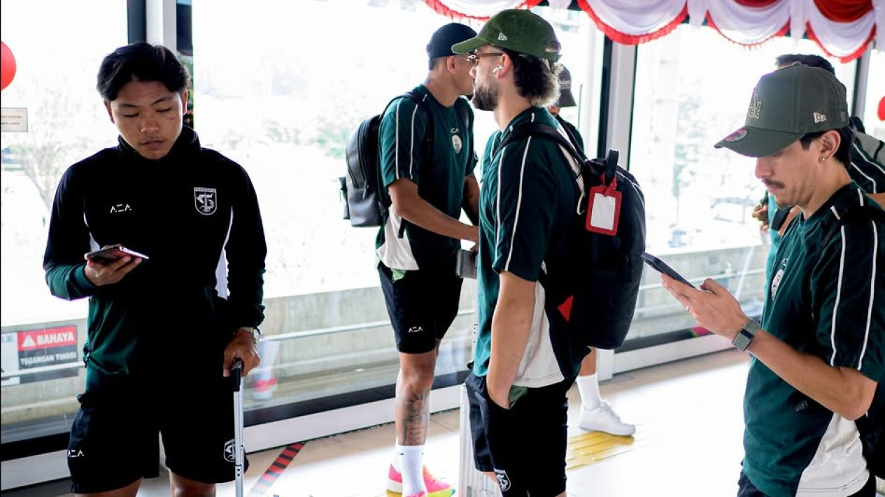 Persebaya Diam-diam Gaspol di Thailand, Bernardo Tavares Siapkan Kejutan Jelang Super League 2026-2027
            - galeri foto