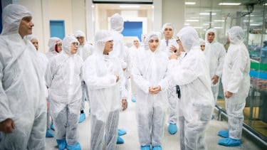 Perkuat Kemitraan RI-Jerman, Menteri Jerman dan Wamenkes Tinjau Fasilitas Bayer di Cimanggis
