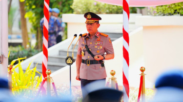 Kapolri Kobarkan Semangat Perjuangan Polri dalam Upacara Hari Juang Polri 2026 di Surabaya