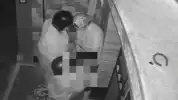 Viral, Aksi Mesum WNA dan 2 Wanita Lokal di Canggu Bali Terekam CCTV Beraksi Tak Senonoh di Depan Rumah Warga