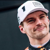 Resmi Perpanjang Kontrak Hingga F1 2030, Max Verstappen Mengaku Ingin Bertahan di Red Bull Hingga Pensiun