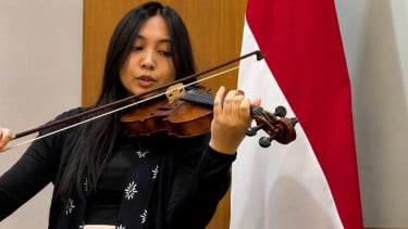 Mengenal Antea Putri Turk, Cicit Ponakan WR Soepratman yang Viral Bawakan Lagu 'Indonesia Raya' Versi Tahun 1928