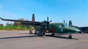 Atasi Karhutla Kalimantan, Pemerintah Terjunkan Lima Pesawat TNI AU