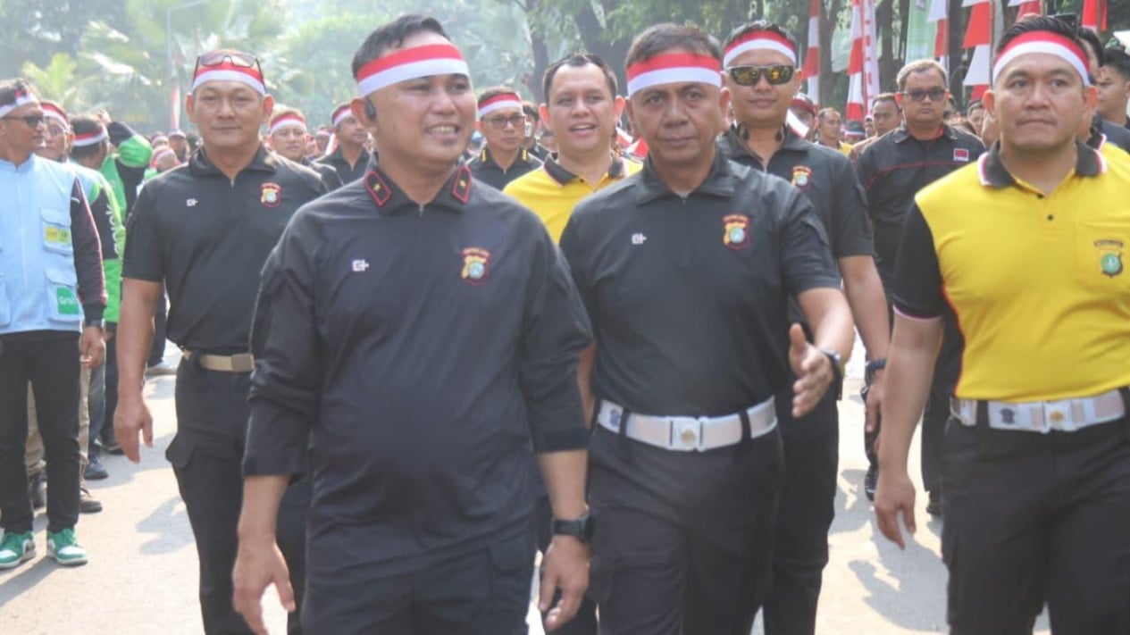 Tak Sekadar Lomba 17-an, Polda Metro Jaya Hadirkan Beragam Layanan untuk Ribuan Mitra Ojol dan Komunitas Motor
            - galeri foto