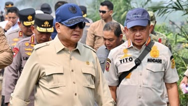 Mendagri Tito Dampingi Presiden Prabowo Tinjau Penanganan Karhutla di Kalimantan Barat