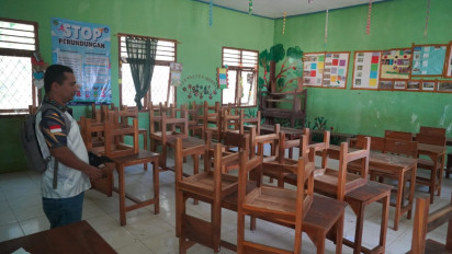 Dari Meja dan Kursi Baru, Tumbuh Semangat Belajar Siswa SDN Batu Cermin
