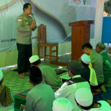 Kunjungi Nagekeo Terdampak Gempa, Kapolda NTT Beri Bantuan Rp100 Juta ke Masjid