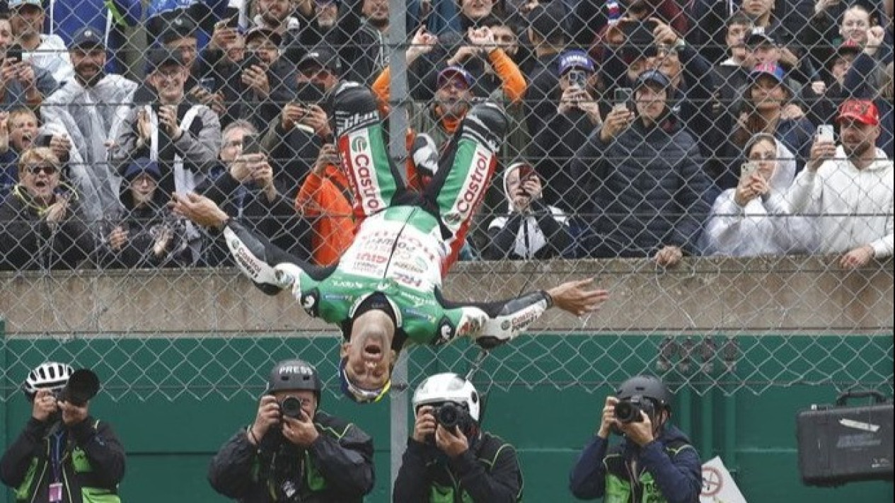 Absen Panjang Usai Crash di Grand Prix Catalunya, Johann Zarco Targetkan Bisa Kembali Tampil saat MotoGP Aragon 2026
            - galeri foto