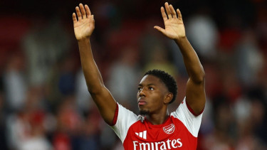 Manchester United Mundur dari Perburuan Bintang Arsenal, Carlos Baleba Jadi Direkrut?