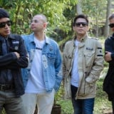Raffi Ahmad dan The Dudas Minus One Serahkan Bantuan Langsung Rp1 Miliar untuk Desa Adat Sade Lombok