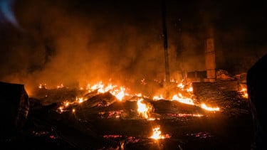 Kebakaran Melanda Pasar Bintara Bekasi, Suami Pedagang Sedih Lapak dan Dagangan Hangus Dilahap Si Jago Merah