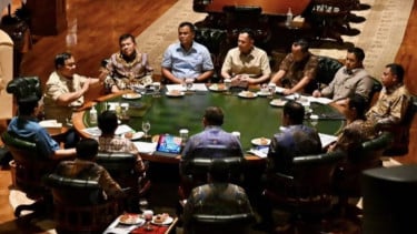 Presiden Minta Penambahan 17 Pesawat TNI untuk Padamkan Kebakaran Hutan dan Lahan