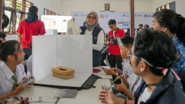 Relawan Bakti BUMN di Samosir: Limbah Eceng Gondok Disulap Jadi Pupuk Bernilai Ekonomi