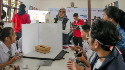 Relawan Bakti BUMN di Samosir: Limbah Eceng Gondok Disulap Jadi Pupuk Bernilai Ekonomi