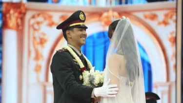 Viral Arya Saloka Menikah dengan Prosesi Pedang Pora, Cek Faktanya